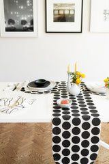 Dot Runner in Noir