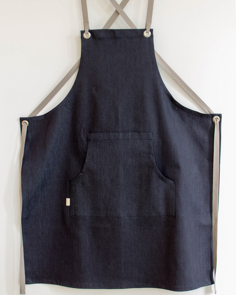 DIY How to make a denim Apron from Old Jeans - Recycling Old Jeans - YouTube